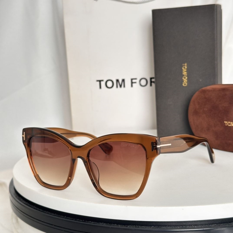 TOM FORD